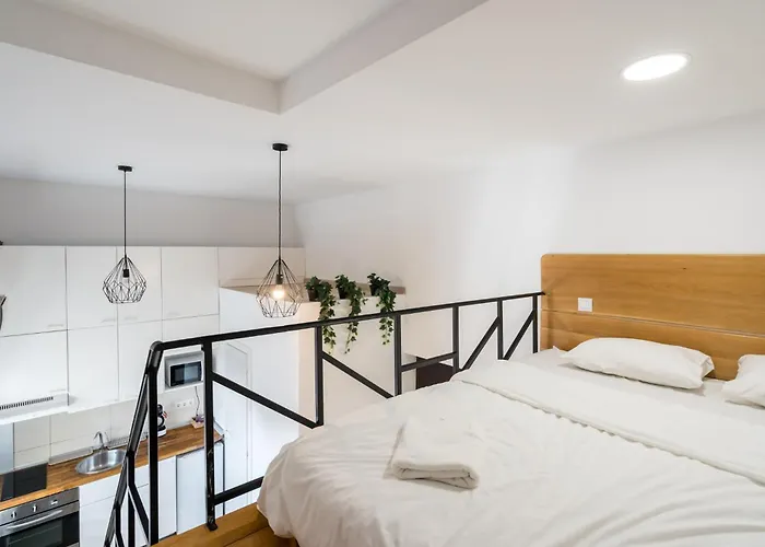 Cozy Old Town Apartment 7 - Selari